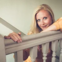 Carrie Anne Fleming Dies: ‘iZombie’ & ‘Supernatural’ Actress Was 51