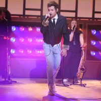 Watch Harry Styles Bring “Dance No More” and “Coming Up Roses” to SNL