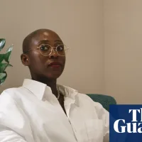 One Leg on Earth by ’Pemi Aguda review – a powerfully eerie portrait of Lagos