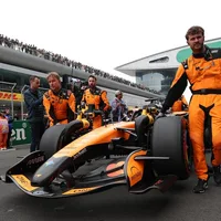 Live: Piastri says 'no point in lying' about gap to Mercedes in China