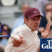 Alex de Minaur’s form slump continues in racket-smashing exit at Italian Open